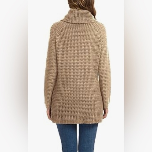 NEW Grecerelle Womens Asymmetric Chunky Button Detail Pullover Sweater Size L - Picture 4 of 14